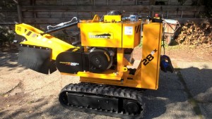 Predator radio remote narrow 26 inch (66 centimetres) stump grinder